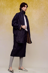 ilEWUOY Bark Ruffle Denim Slit Skirt in Dark Blue | MADA IN CHINA