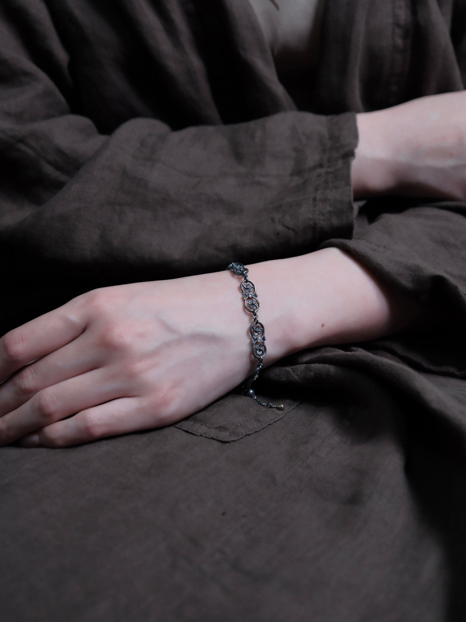 CHENG Black Silver Dewy Vine Bracelet | MADA IN CHINA