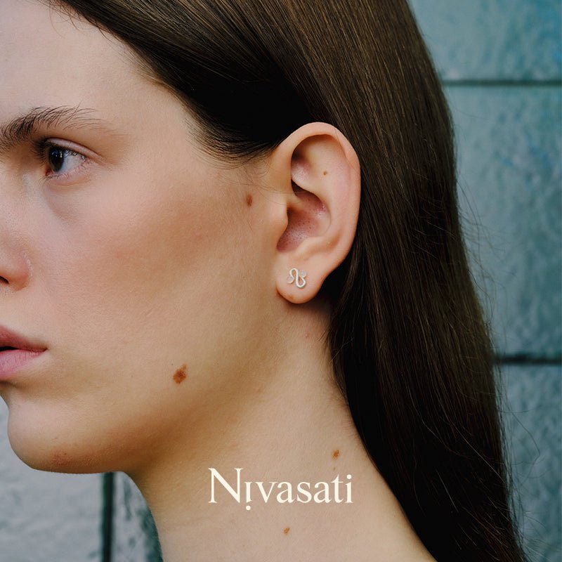 Nivasati Drops Series Tiny S Ear Studs | MADA IN CHINA