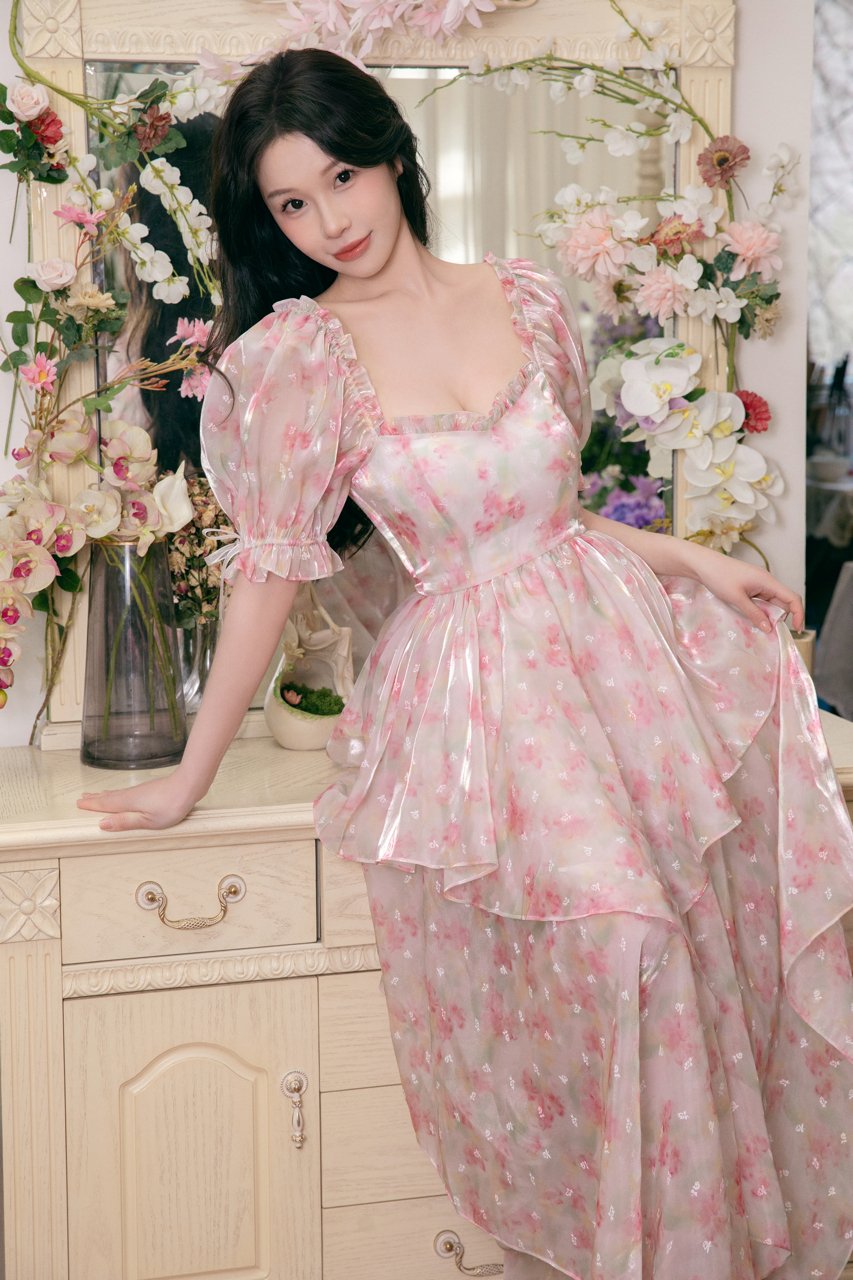 THREE QUARTERS Gilding Halo Rose Print Bubble Sleeve Dress | MADA IN CHINA
