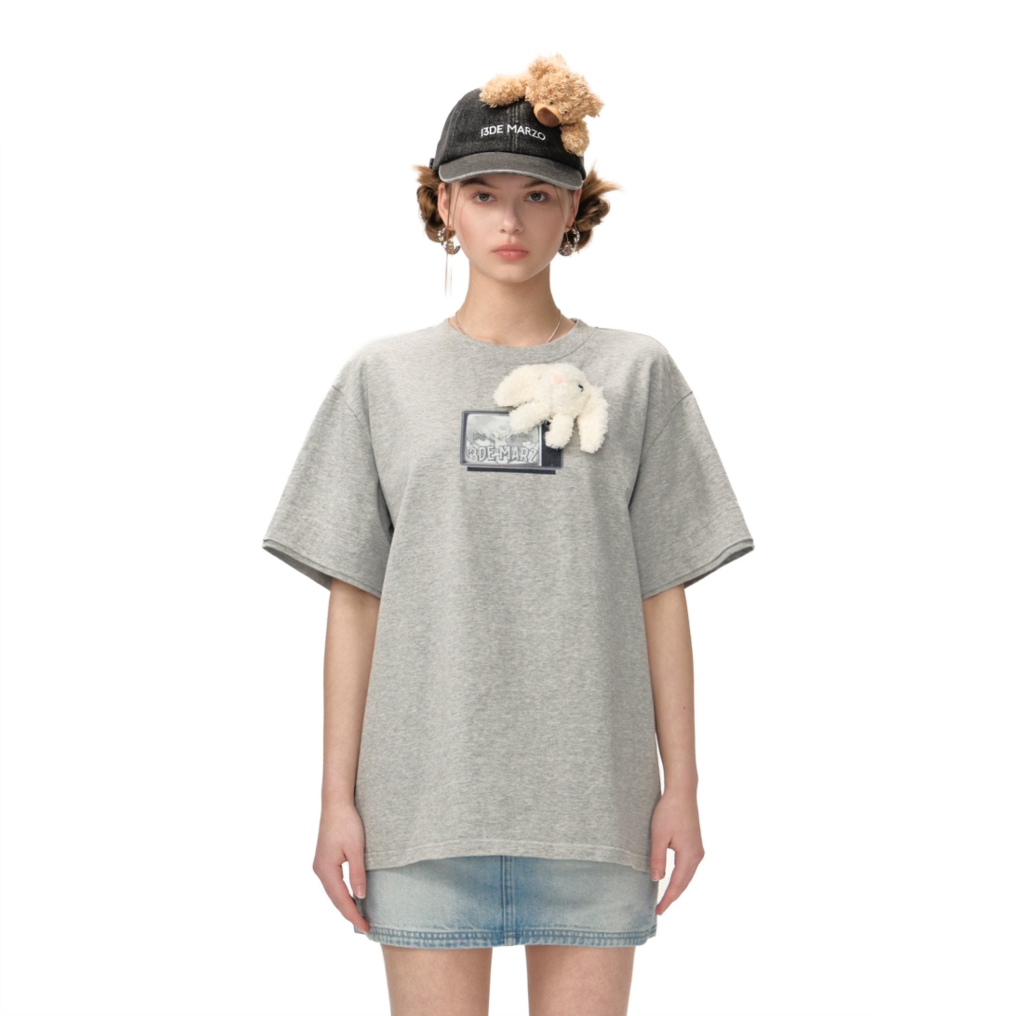 13DE MARZO Grey Plush TV Bear T-Shirt | MADA IN CHINA