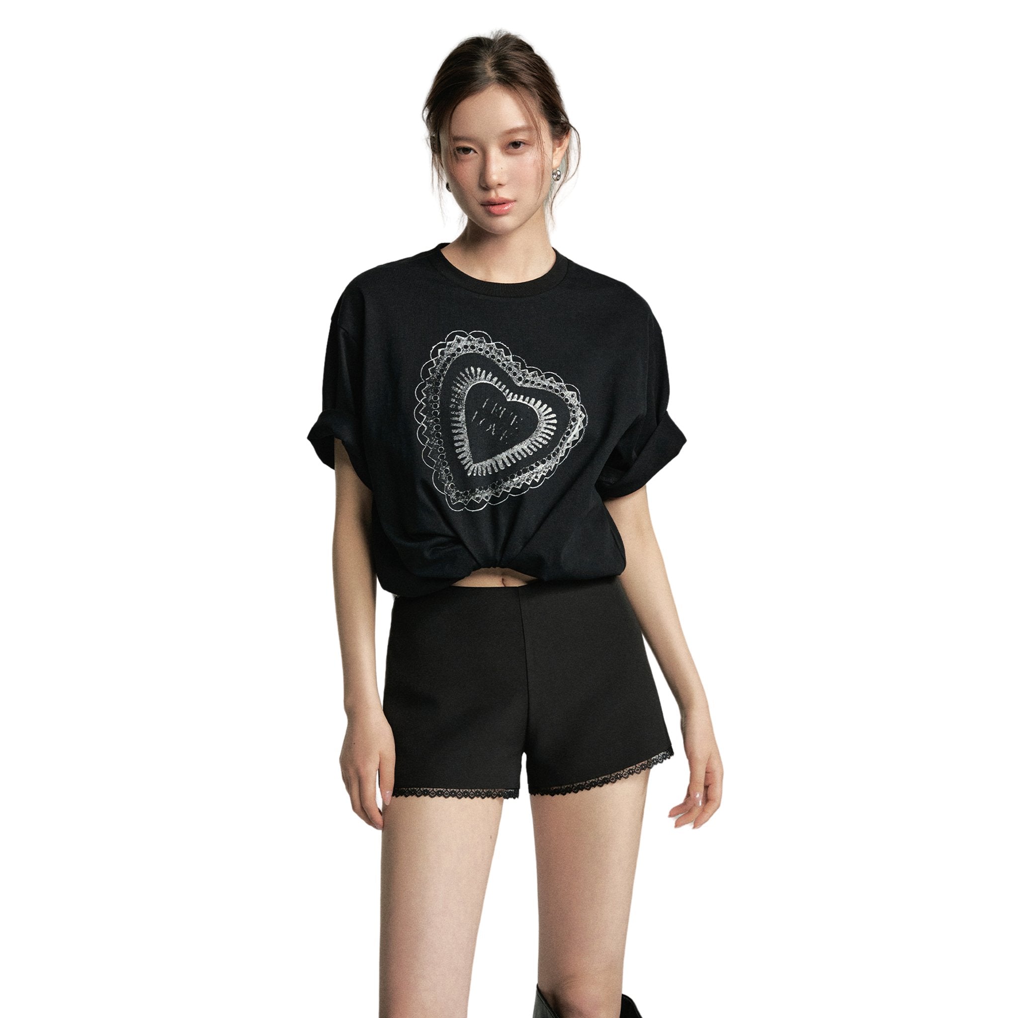SOMESOWE Heart-shaped T-shirt In Black | MADA IN CHINA