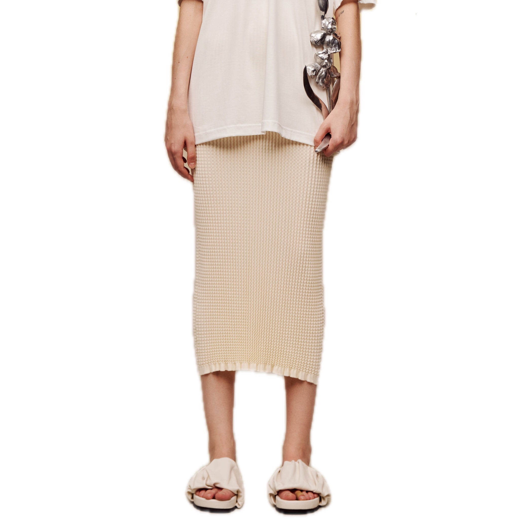 ilEWUOY Pineapple Pattern Body Knitted Skirt in White | MADA IN CHINA