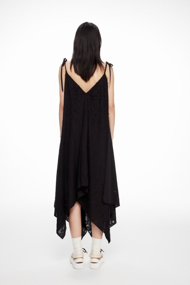 LOST IN ECHO Textured V-neck Wave Suspender Dress in Black | MADA IN CHINA