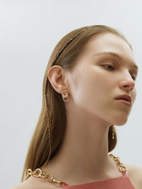 LOST IN ECHO Asymmetric Pull Ring Earring Gold | MADA IN CHINA