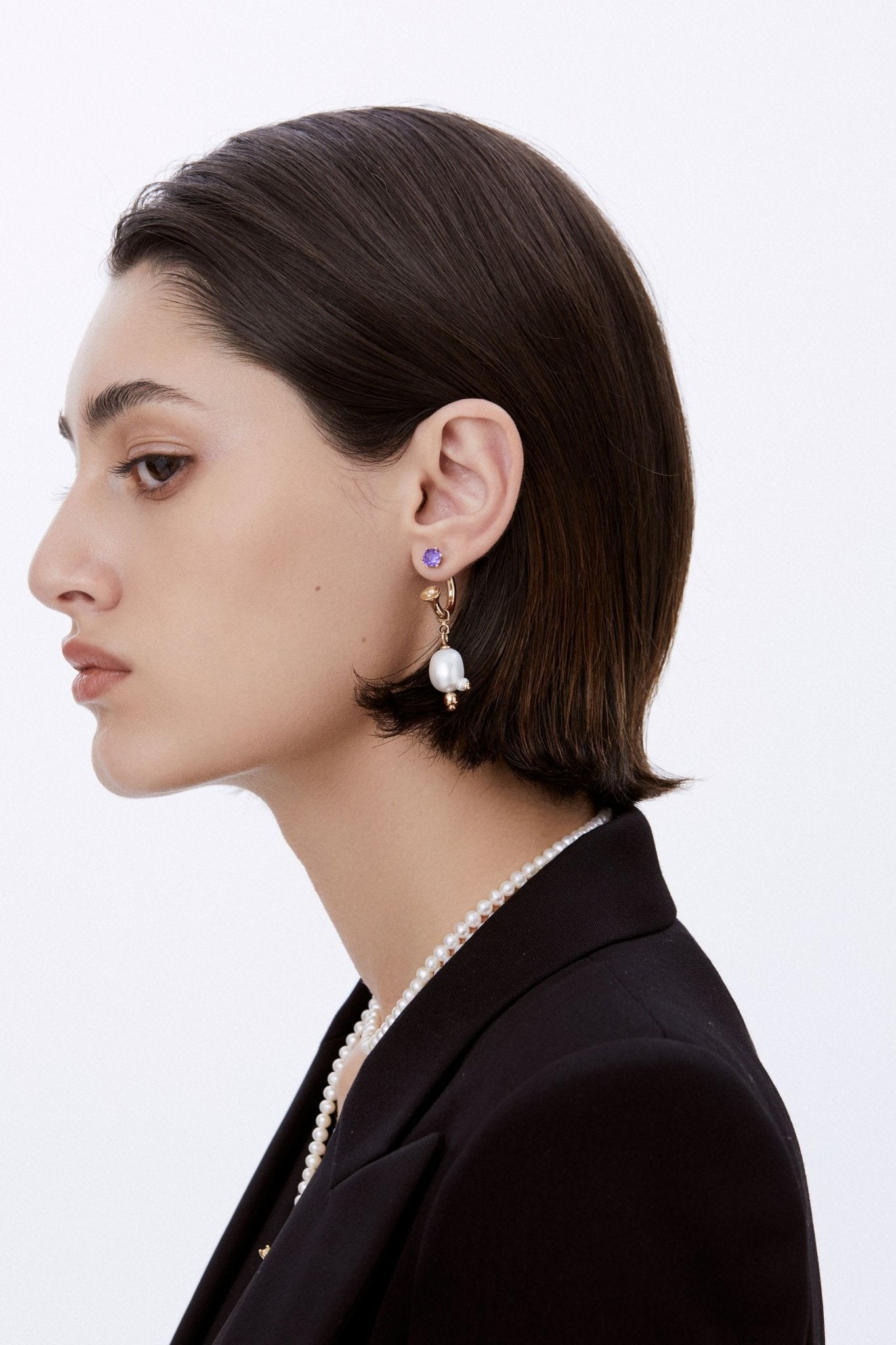 LOST IN ECHO Asymmetric Zircon Pearl Earring Gold | MADA IN CHINA