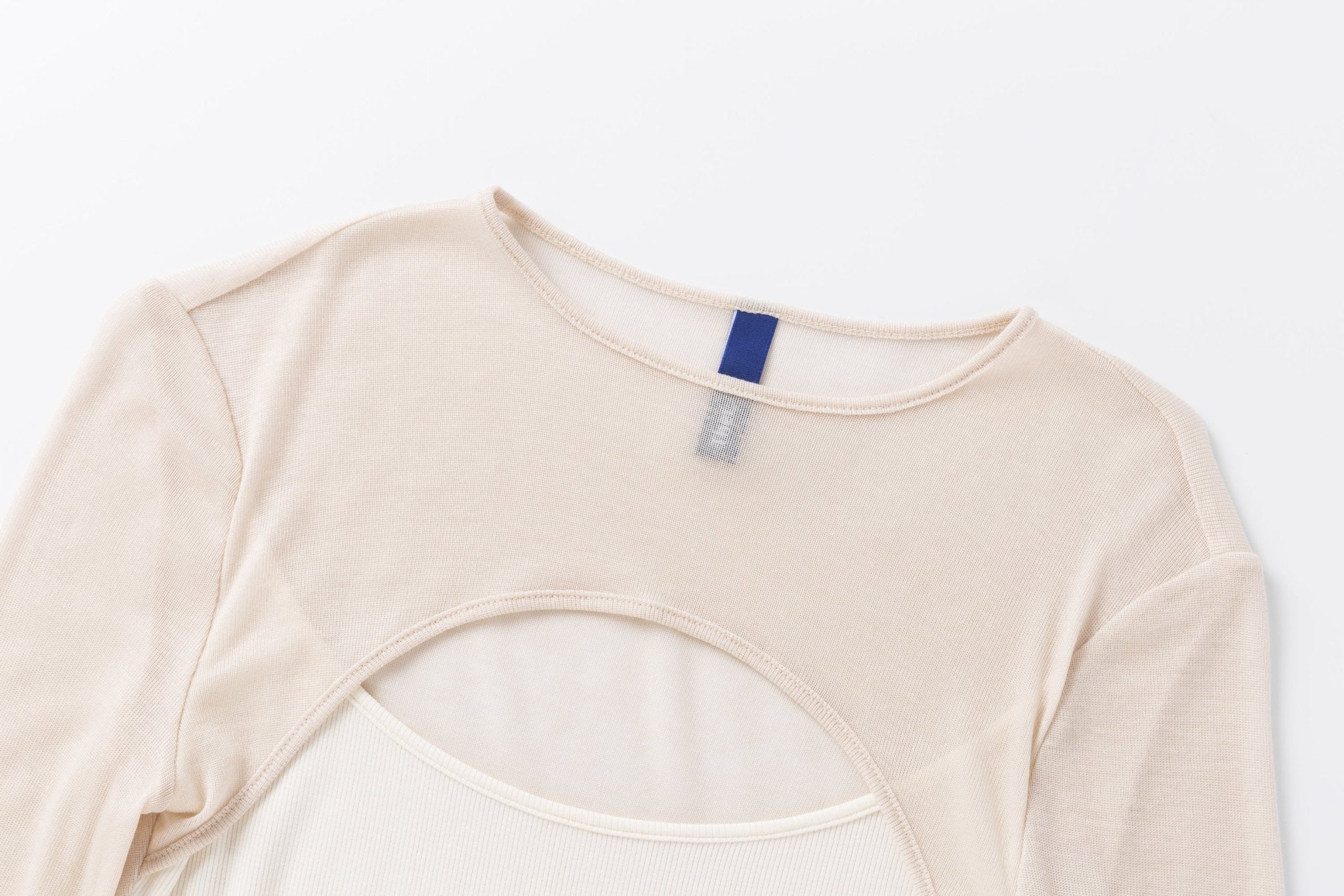 Ther. Beige Sheer-block top | MADA IN CHINA