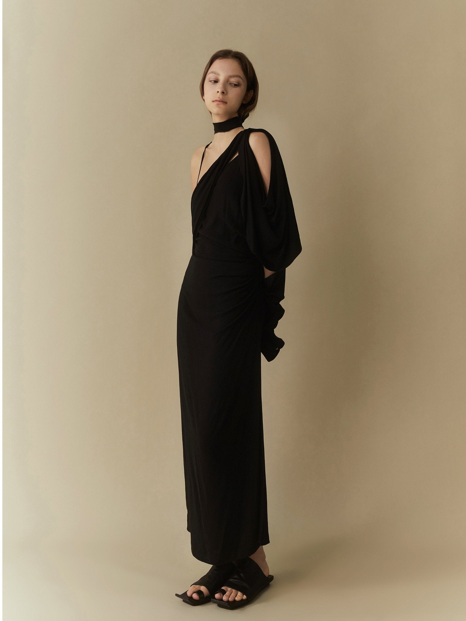 ELYWOOD Black 3D Dew Shoulder Dress | MADA IN CHINA