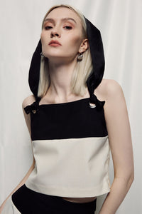Andrea Martin Black and white color contrast hooded Skirt | MADA IN CHINA