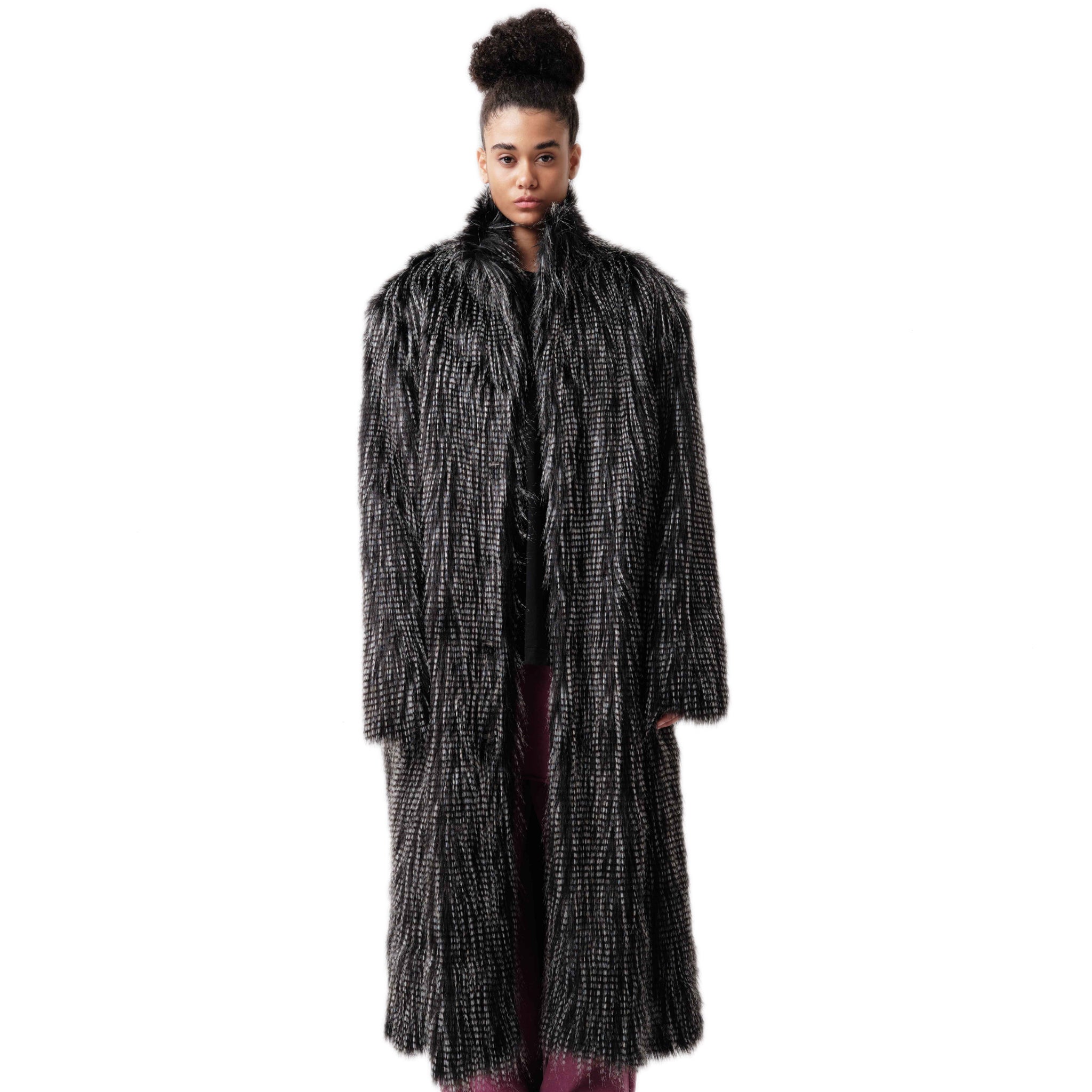 VANN VALRENCÉ Black And White Custom Woven Feather Coat | MADA IN CHINA
