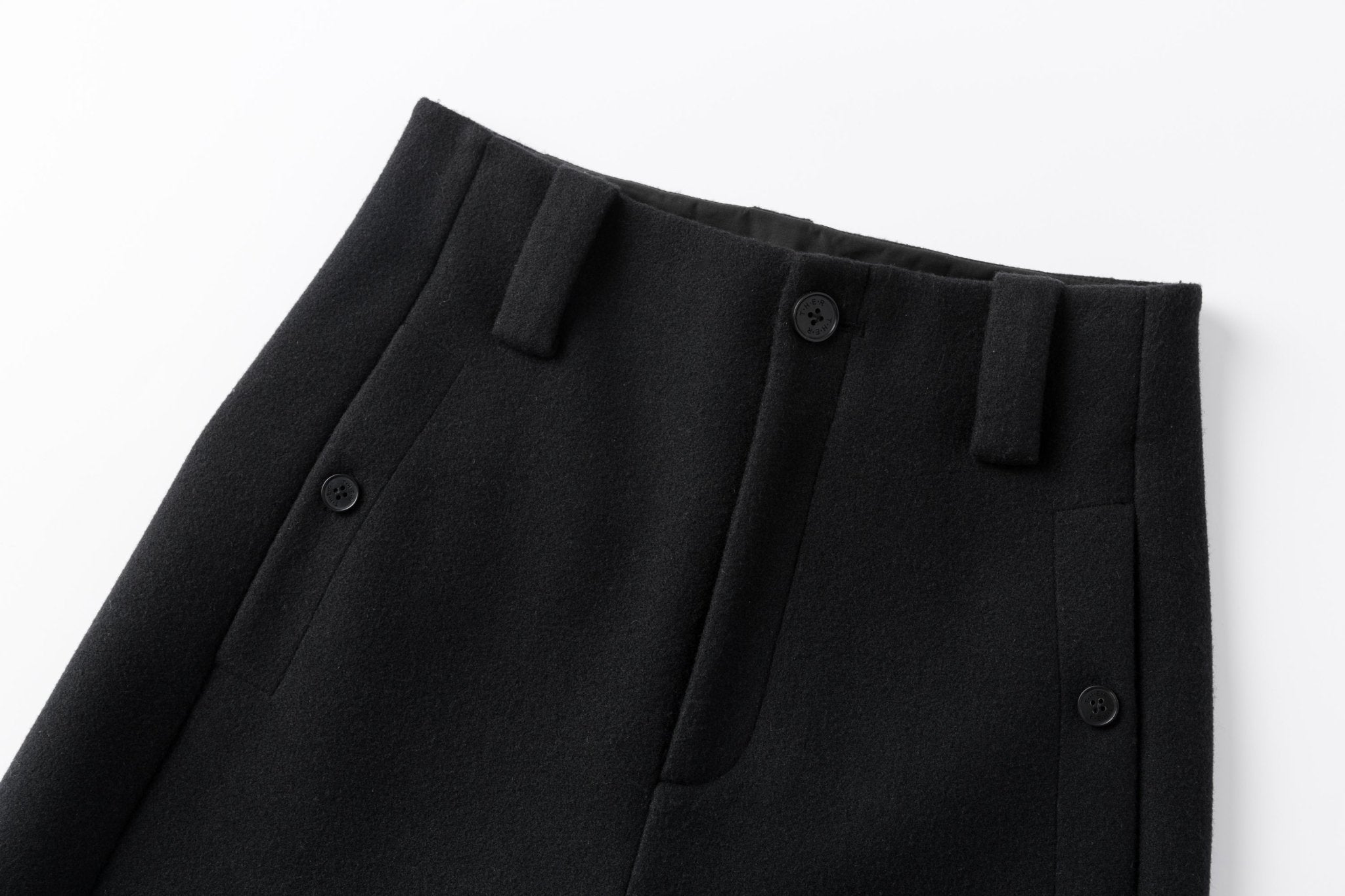 Ther. Black High waisted taoered trousers | MADA IN CHINA