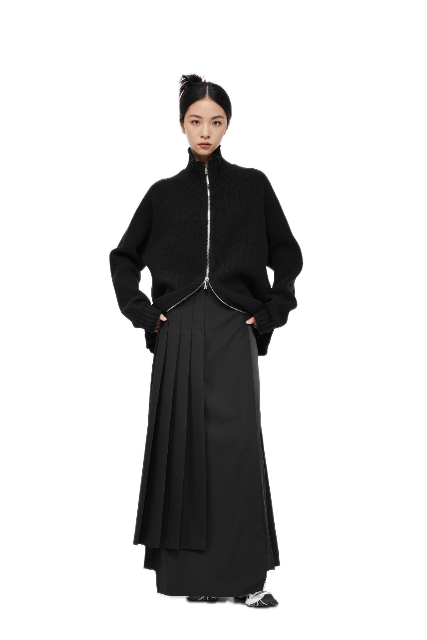 UNAWARES Black Horn Sleeve Branded Logo Jacquard Sweater Jacket | MADA IN CHINA