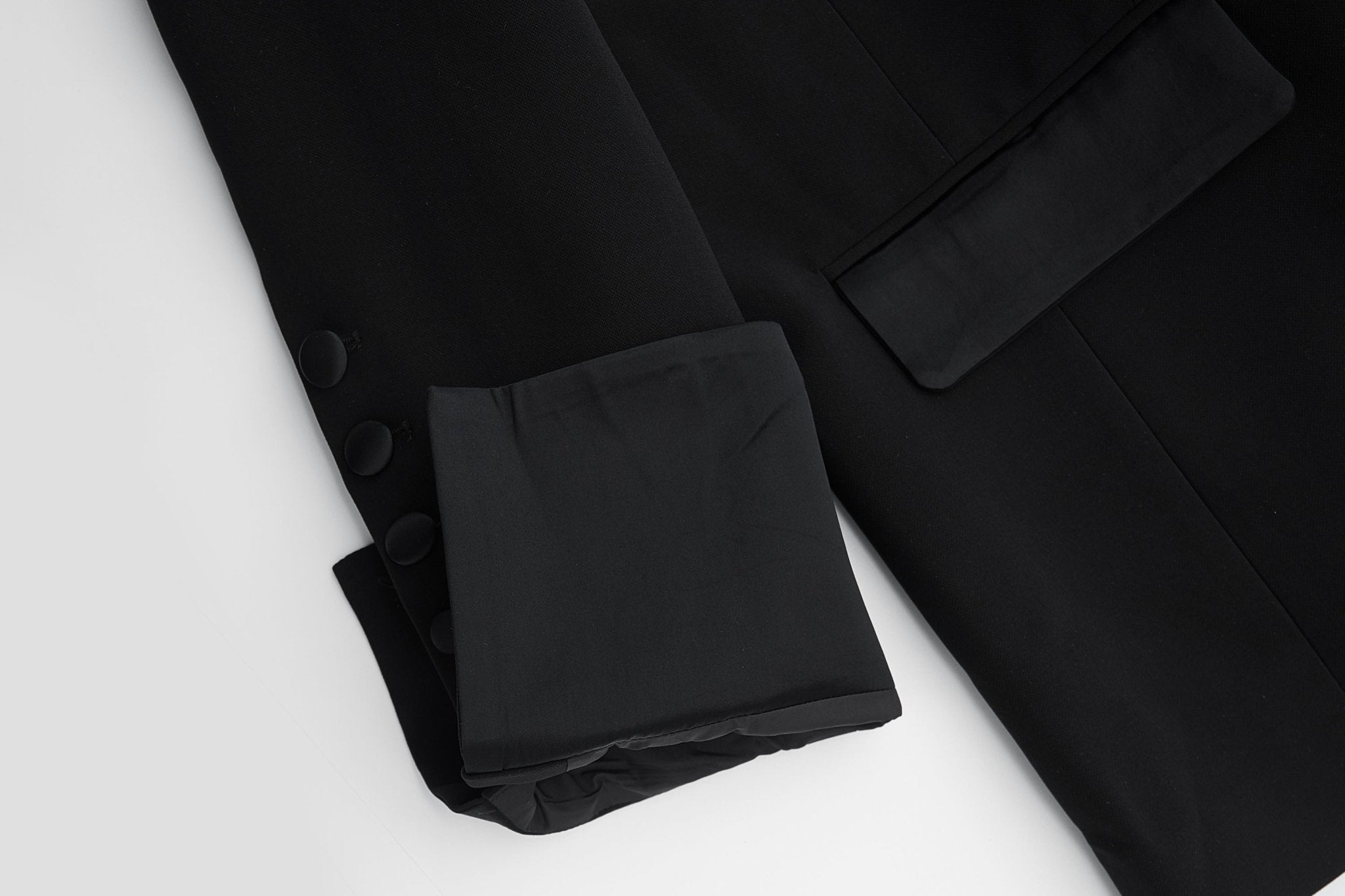 Maca Kaka Black Oversized Satin-Collar Blazer | MADA IN CHINA