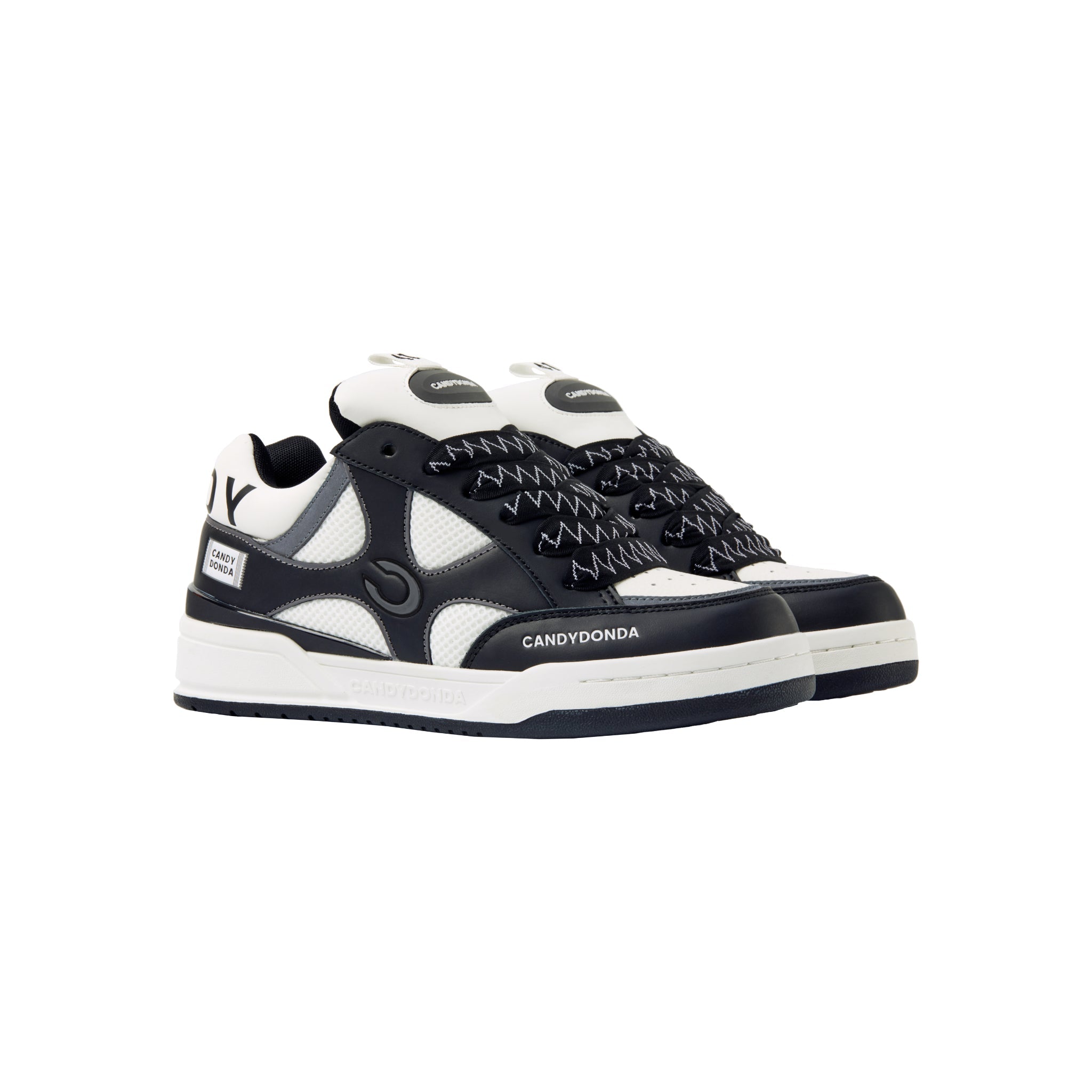 CANDYDONDA Black Shoelace Sneakers | MADA IN CHINA