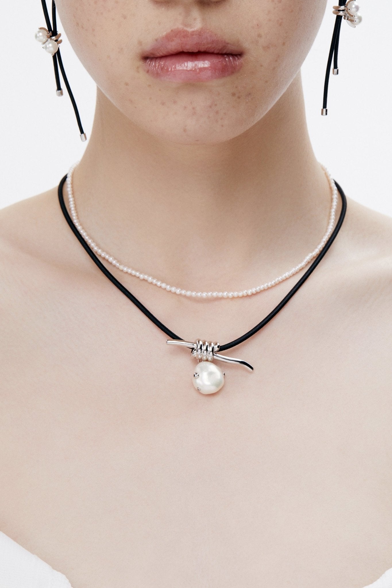 LOST IN ECHO Black Stretch Knot Double Layer Pearl Necklace | MADA IN CHINA