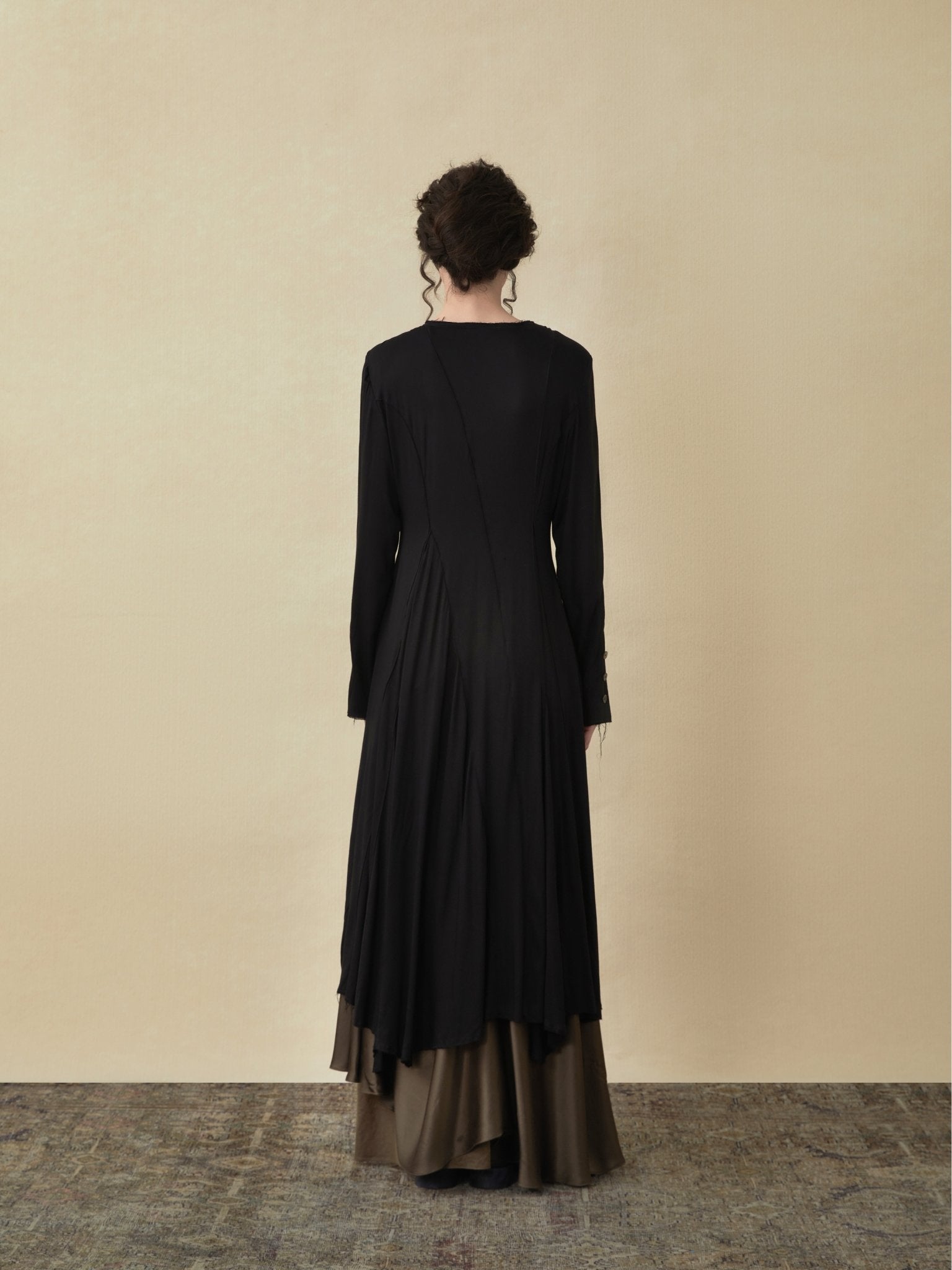 ELYWOOD Black Symmetrical Collar Long Cardigan | MADA IN CHINA