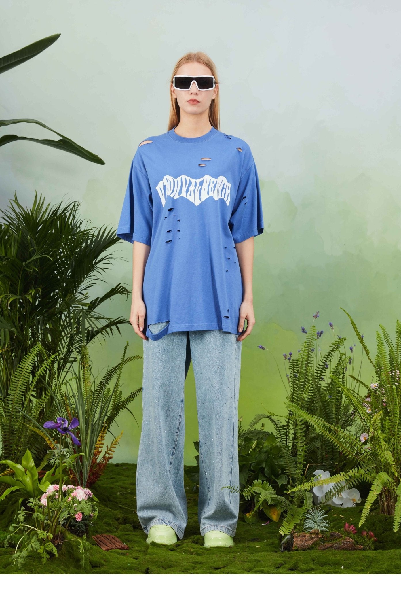VANN VALRENCÉ Blue Ripped Print T-shirt | MADA IN CHINA