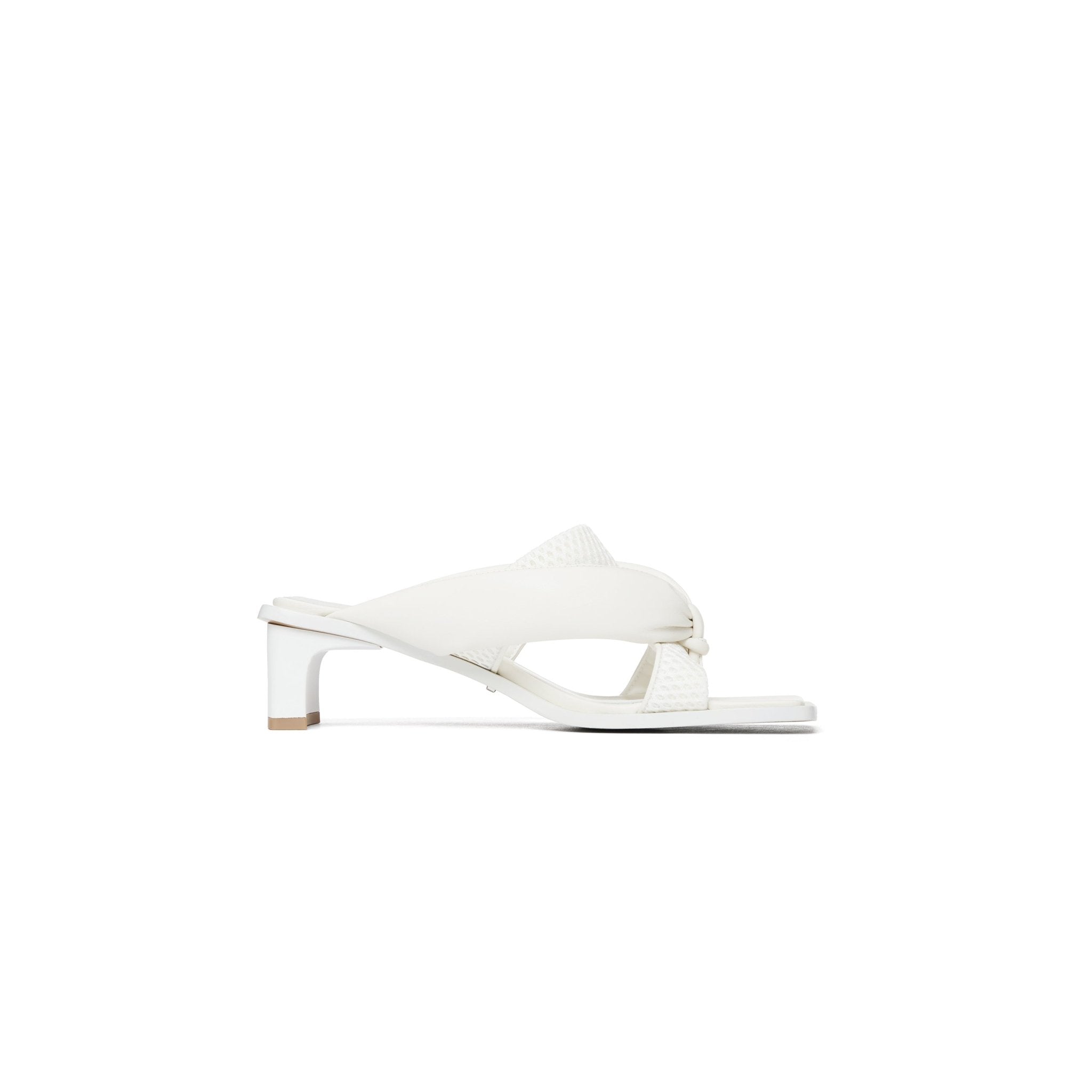 LOST IN ECHO Bread-Filled High-Heeled Flip Flops White | MADA IN CHINA