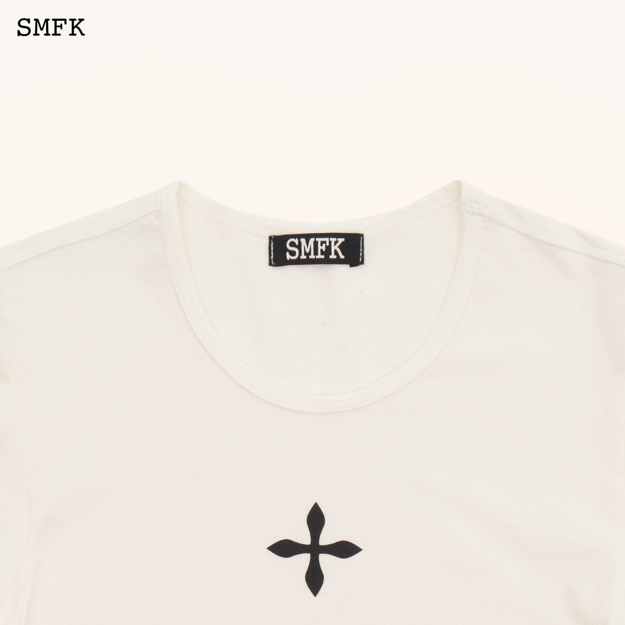 SMFK Compass Cross Classic Sporty Tights Tee In White | MADA IN CHINA