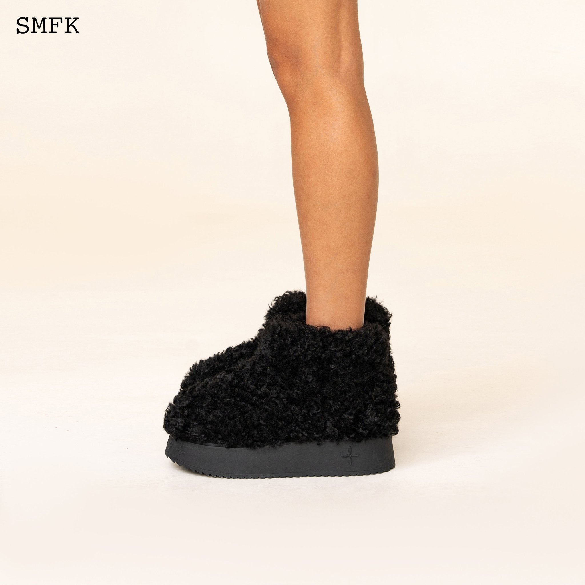 SMFK Compass Woolly Black Fluffy Short Boots | MADA IN CHINA