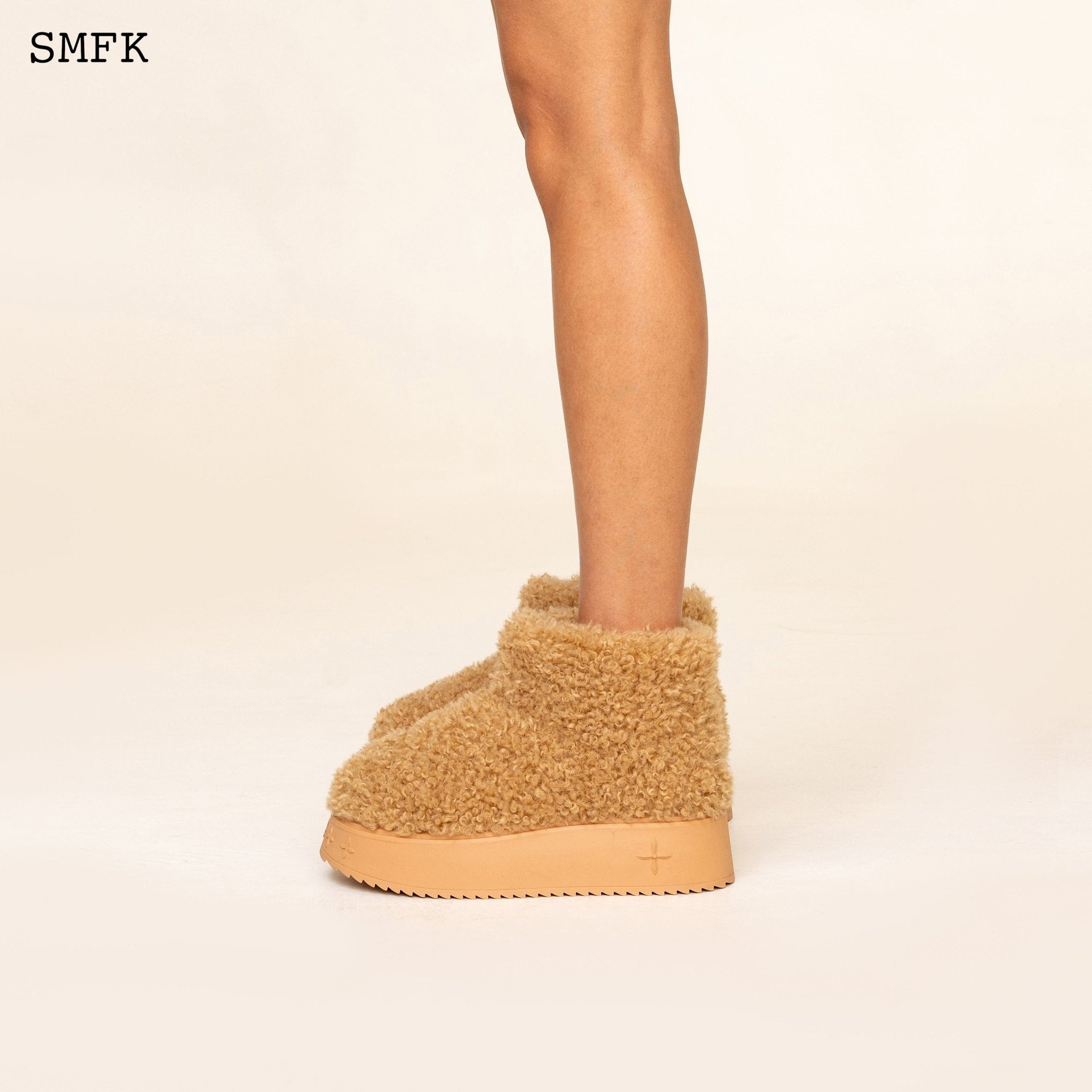 SMFK Compass Woolly Wheat Fluffy Short Boots | MADA IN CHINA