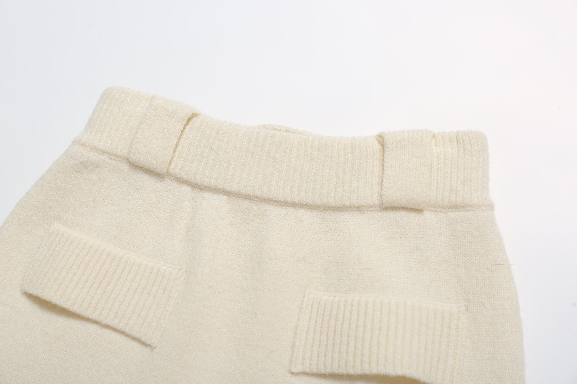 SOMESOWE Cream Knit Maxi Skirt | MADA IN CHINA