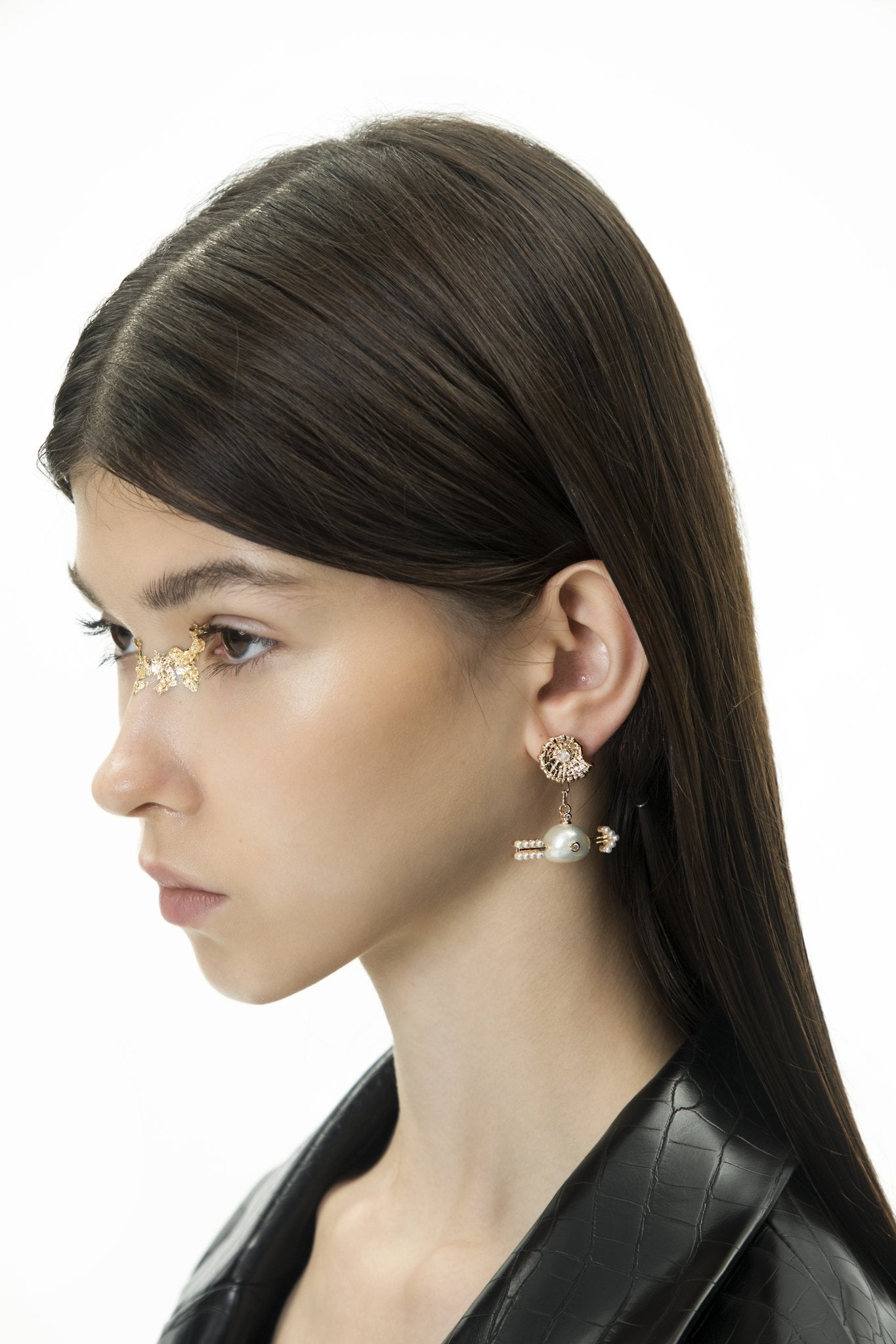 LOST IN ECHO Cupid Earring Gold | MADA IN CHINA