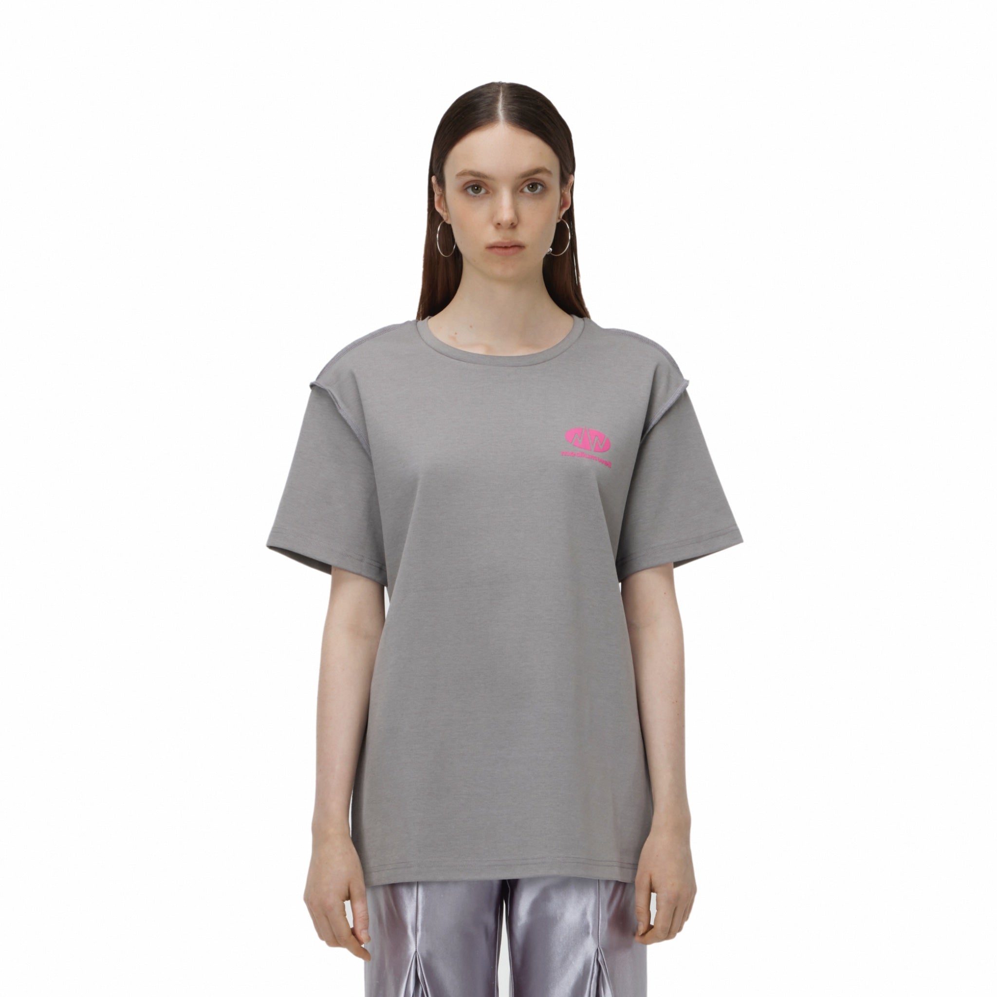 MEDIUM WELL Knitted Fabric Reverse Logo T-shirt Gray | MADA IN CHINA