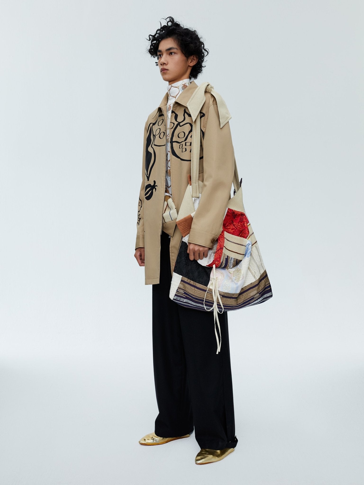 GARC抬ON BY GC抬OGCN Painted Pomegranate Khaki Trench Coat | MADA IN CHINA