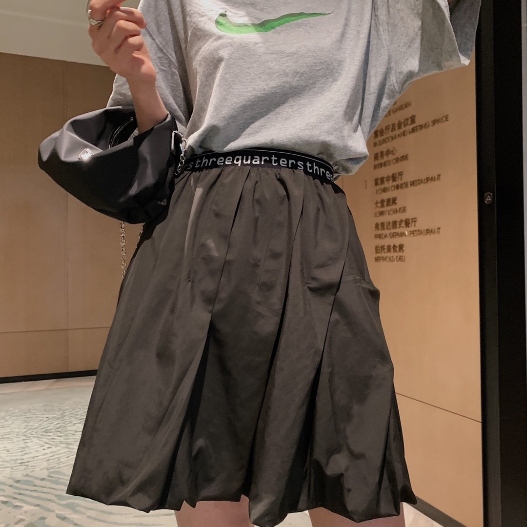 THREE QUARTERS Pleated Skirt | MADA IN CHINA