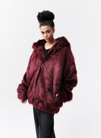VANN VALRENCÉ Red Holiday Limited Eco Fur Coat | MADA IN CHINA