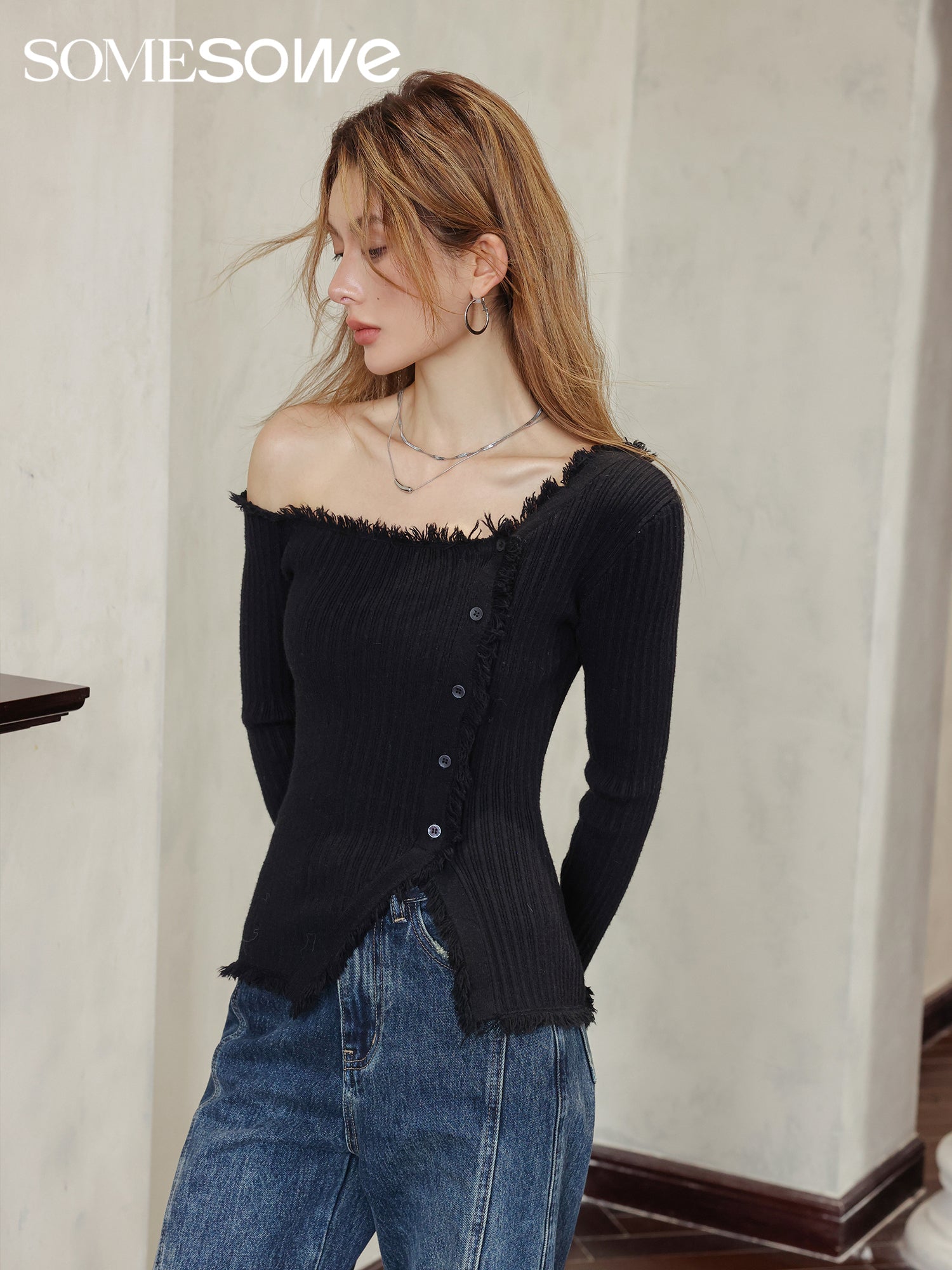 SOMESOWE Short Tassel Edge Stripe Shoulder-off Sweater | MADA IN CHINA