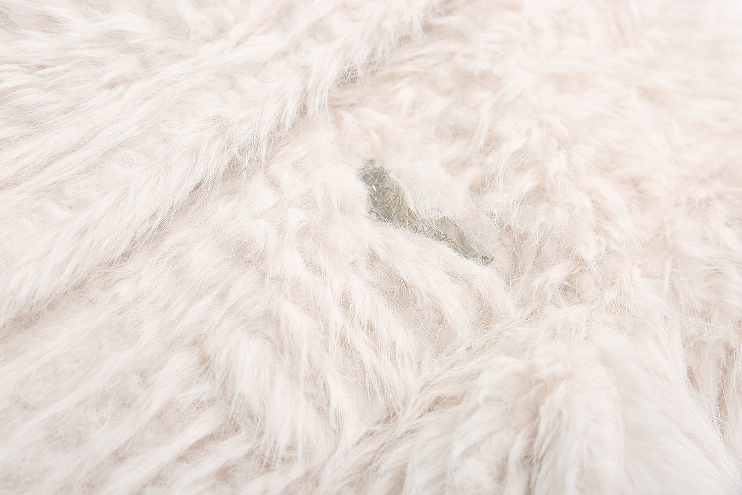 SOMESOWE White Fur Coat | MADA IN CHINA